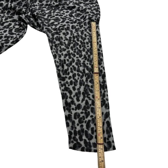 Vince Camuto Leopard Print Gray & Black Knit Turtleneck Sweater Womens L - Picture 9 of 11